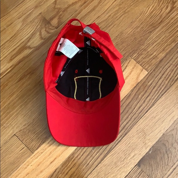 Red baseball cap - Picture 2 of 3